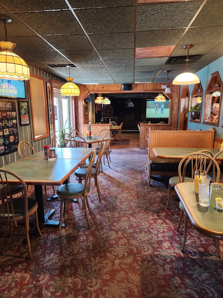 Mutt & Jeff's Restaurant And Bar